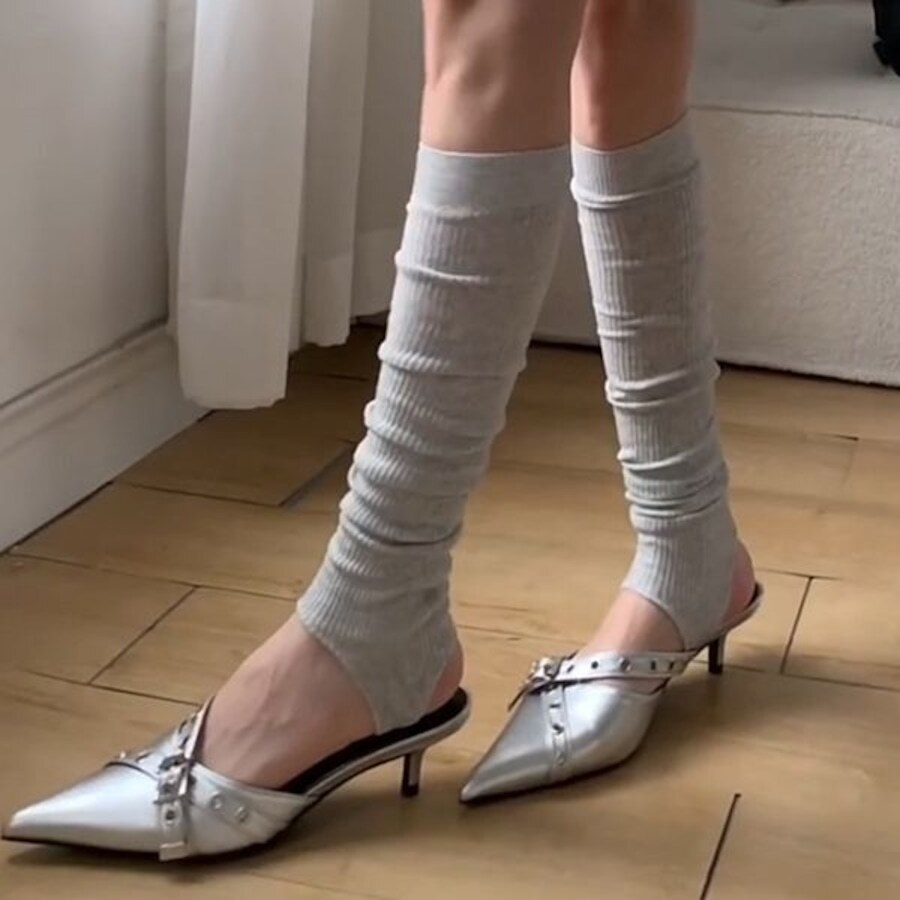 ライトグレー