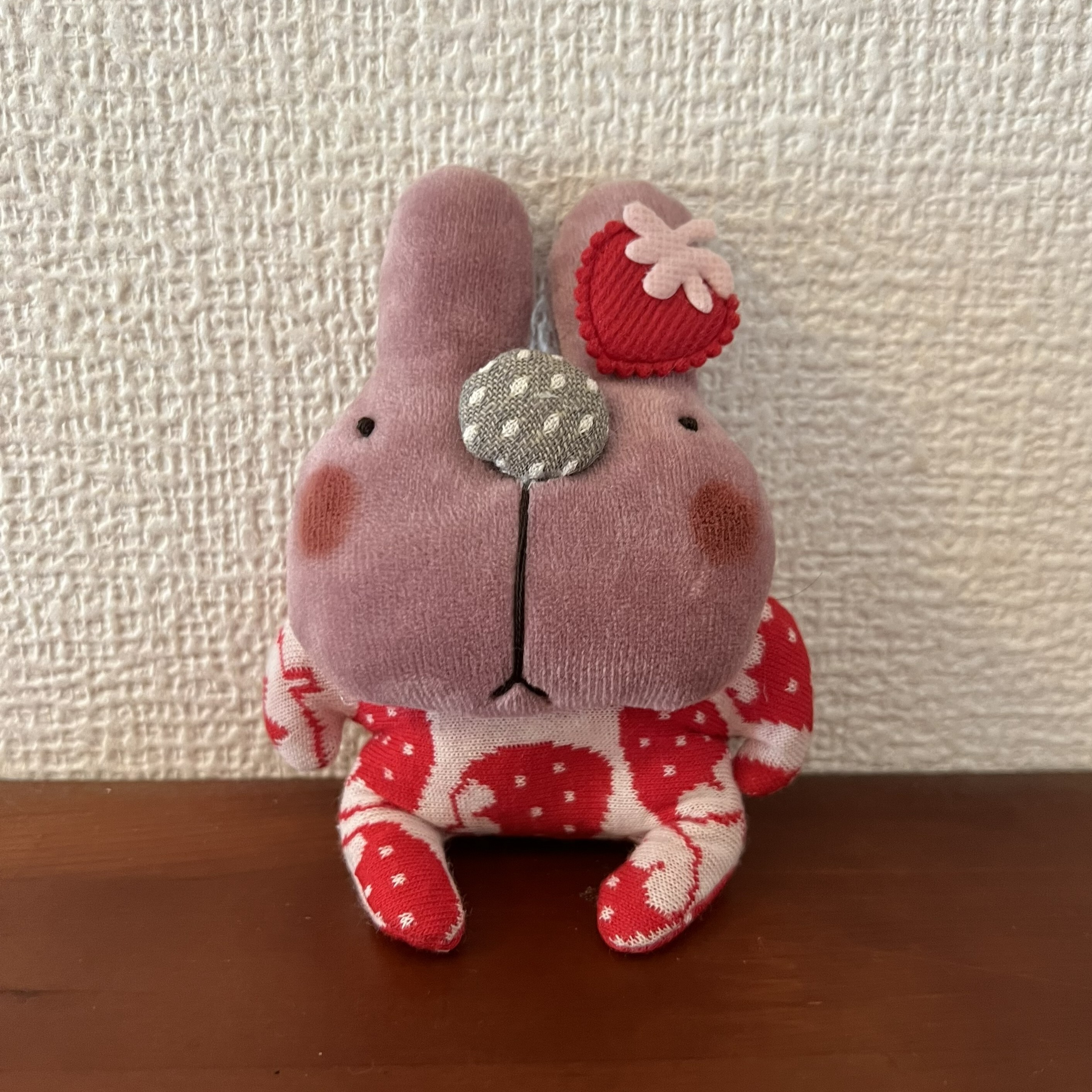 薄ピンク房のいちご（正面）