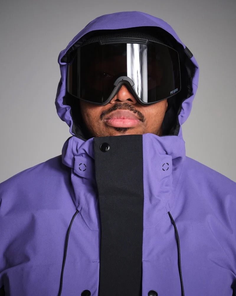 ヘルメット対応大型フード