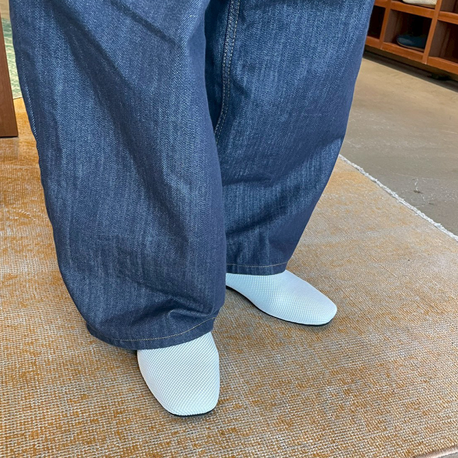 足のサイズ23.5~24cm / 着用サイズ39