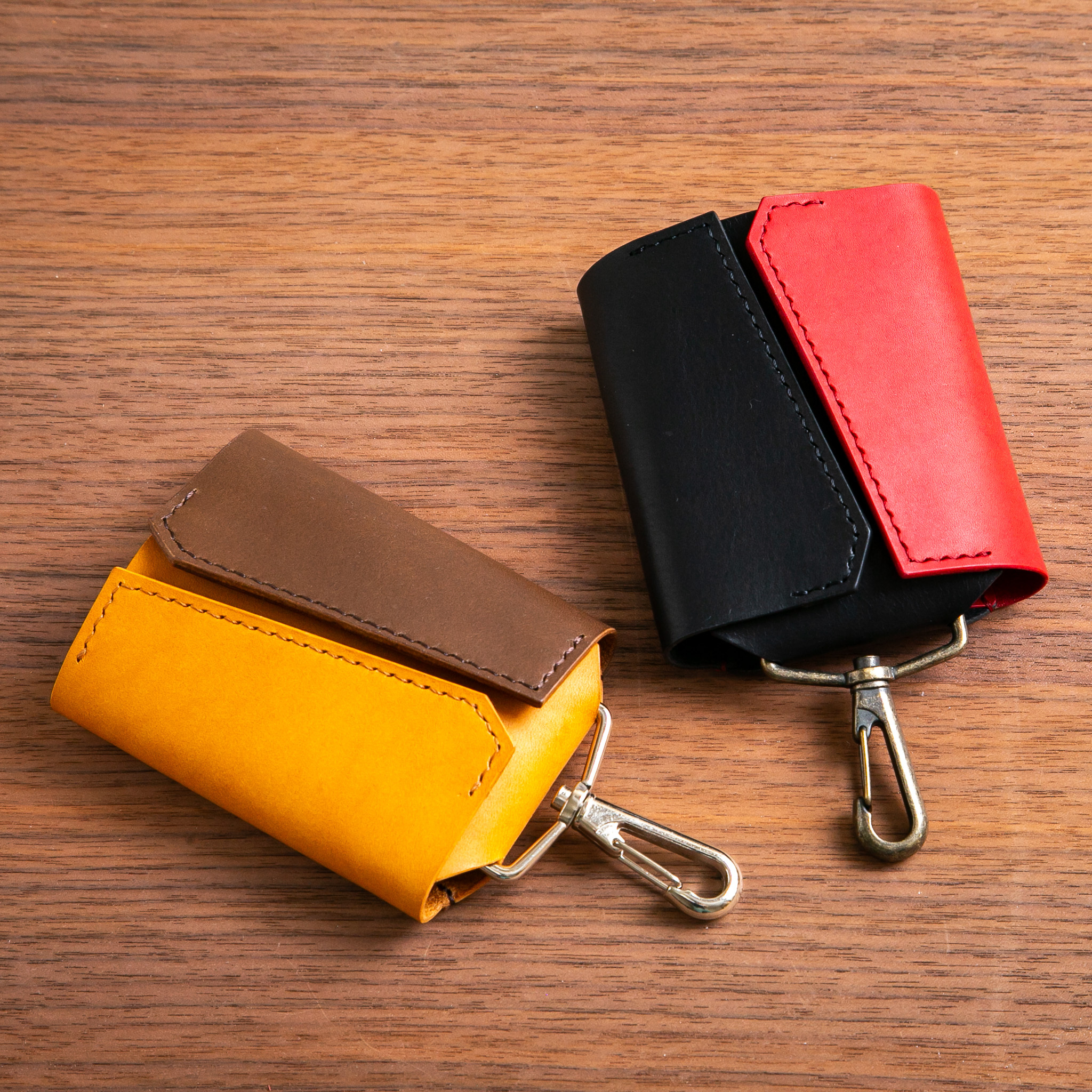 キャメルイエロー×モカ、ブラック×レッド