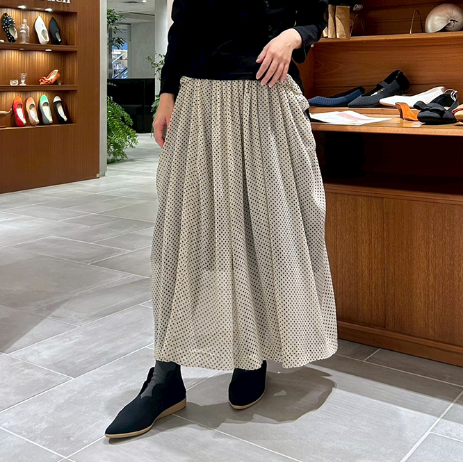 足のサイズ24cm / 着用サイズM