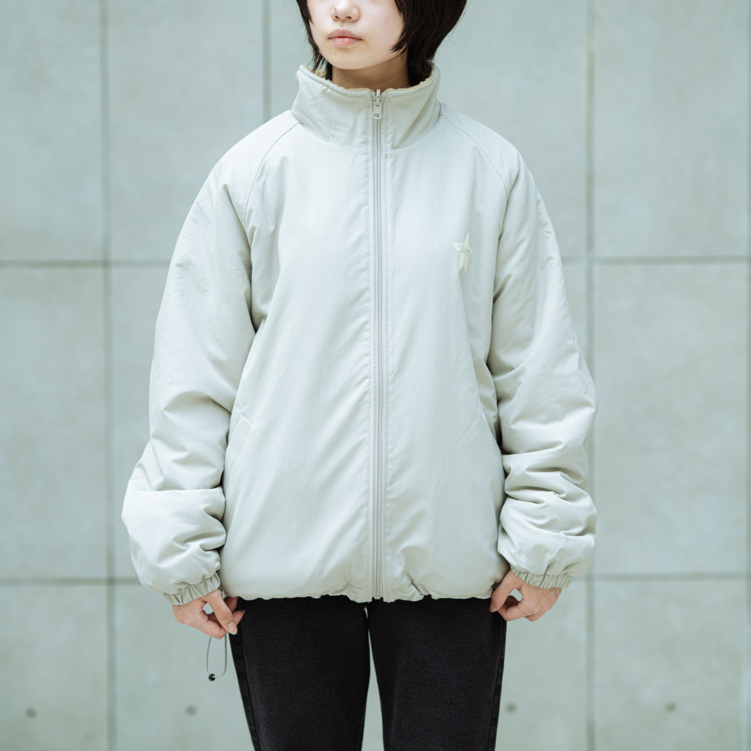 161cm女性　グレー／Sサイズ・ナイロン面着用