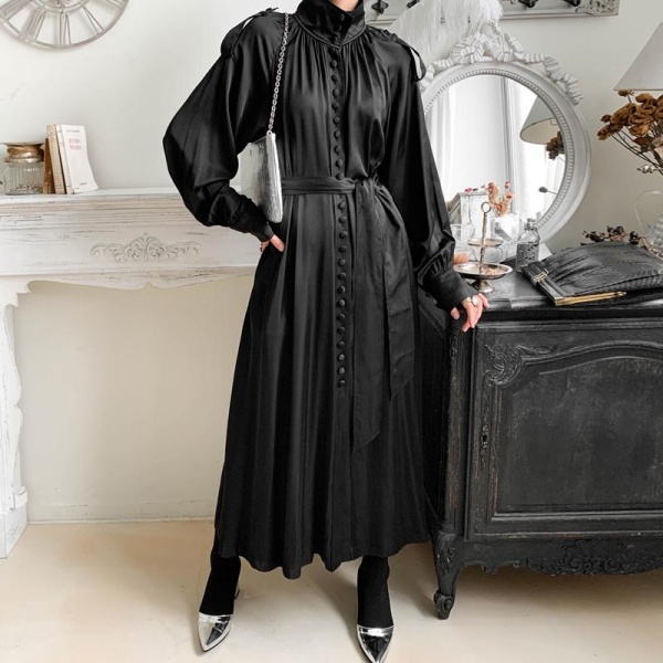 ブラック