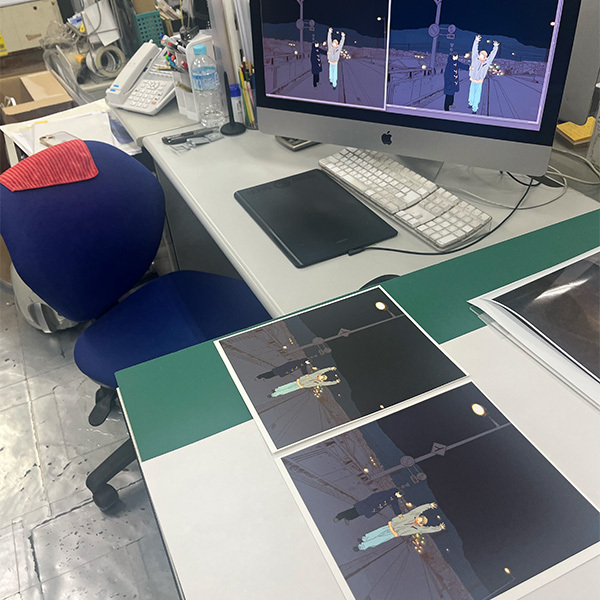 印刷物と画面上の色調を比較