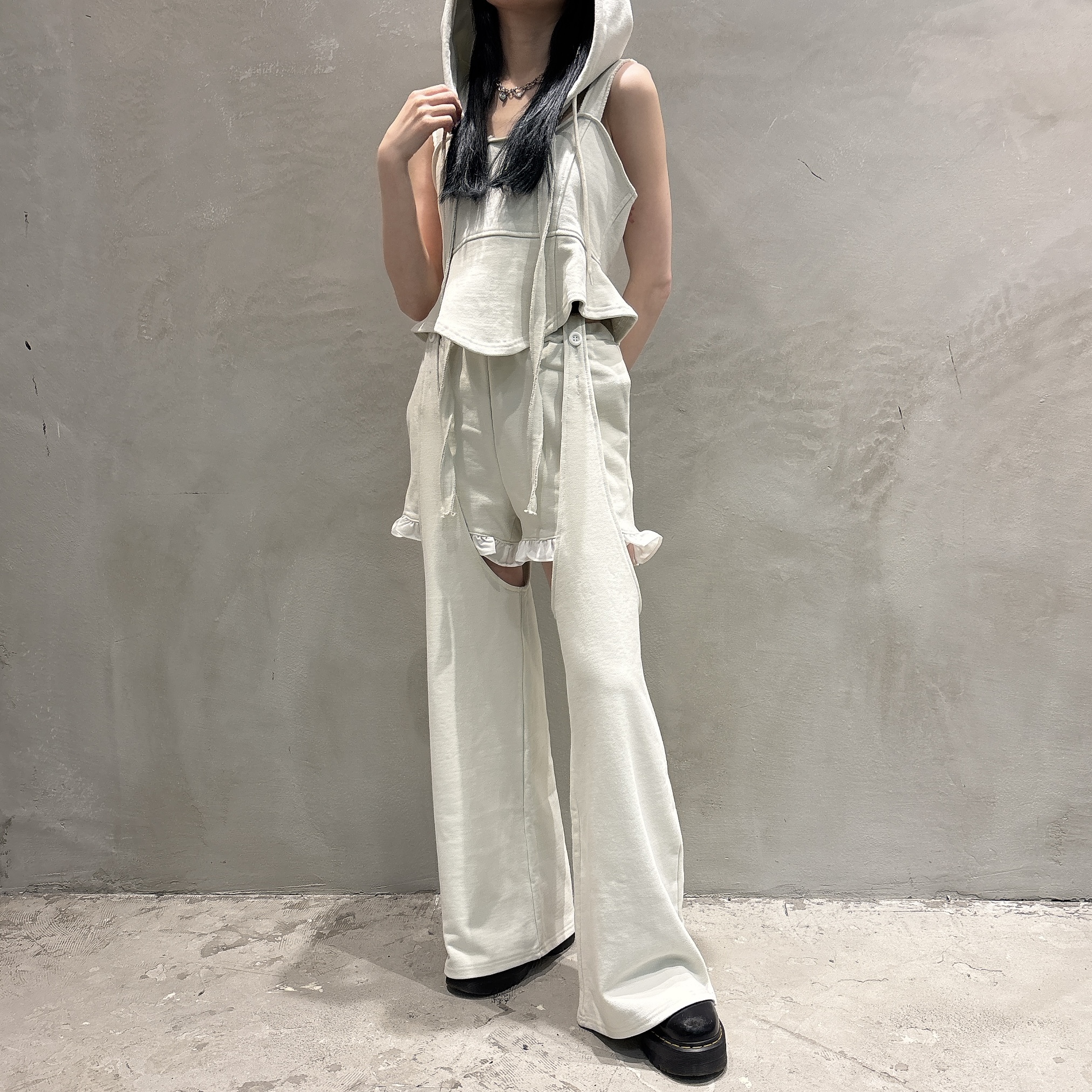 Staff：148cm ／IVORY