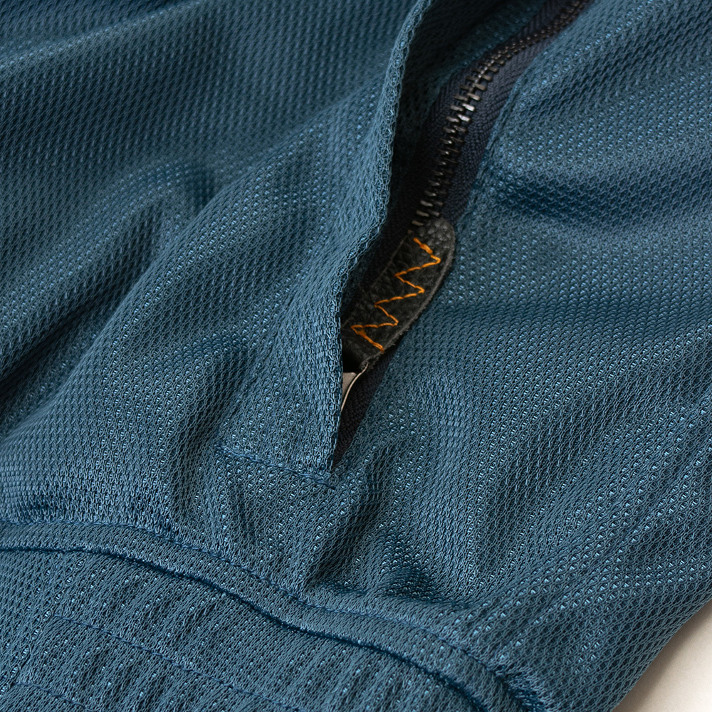 フルメッシュ+ストレッチ素材を採用。