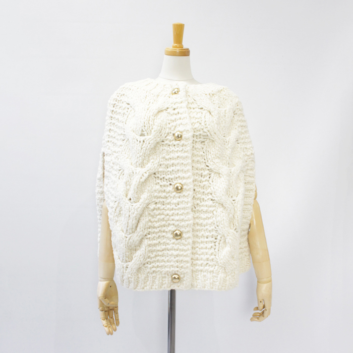 OFF WHITE