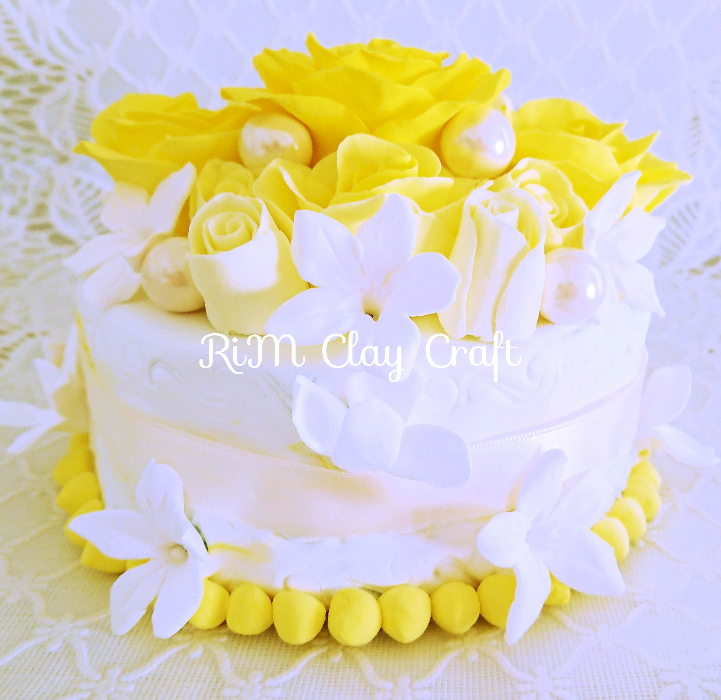 ケーキ土台までたくさんの可愛い小花