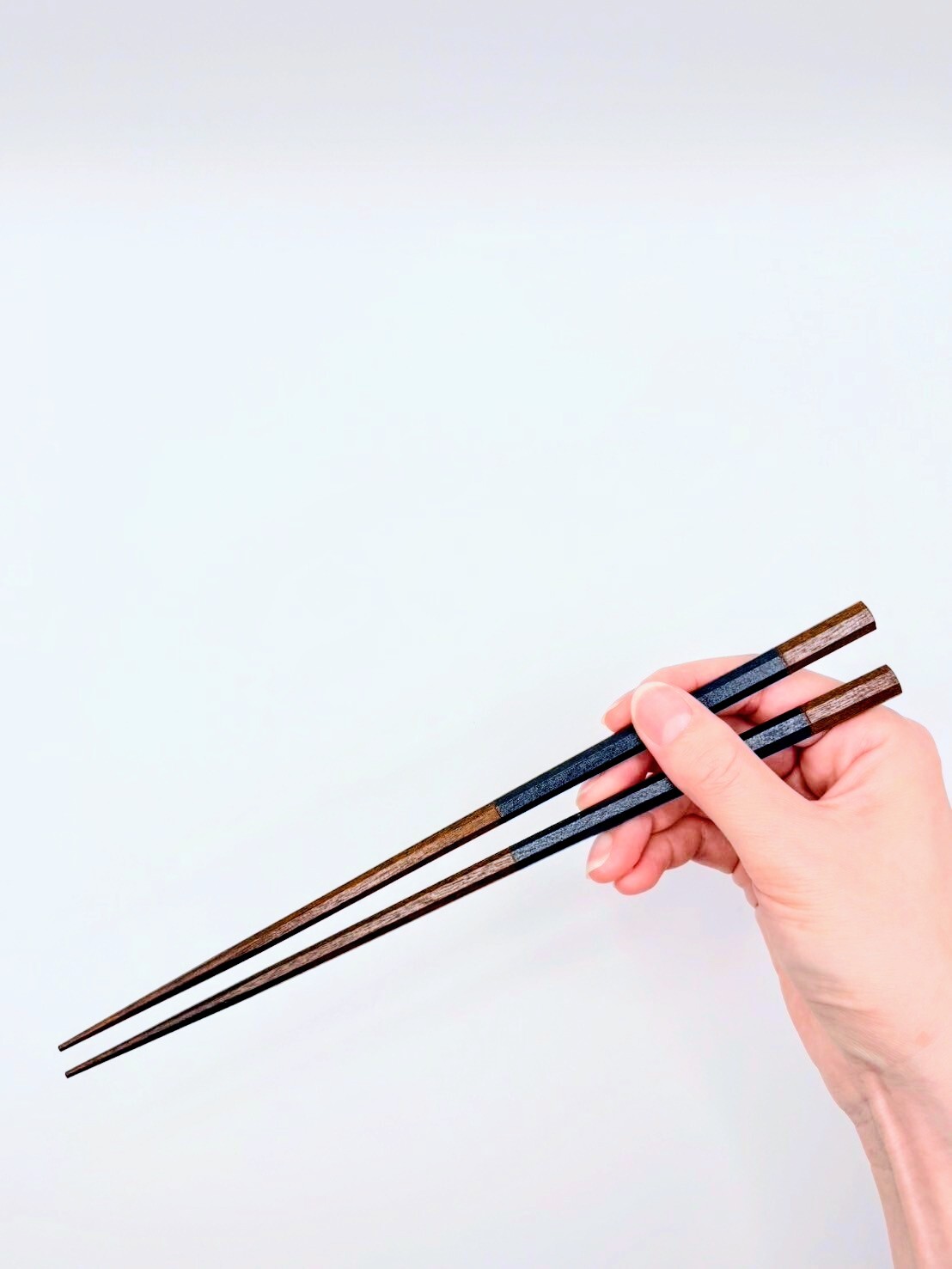 箸先が細くとても使いやすいお箸です。