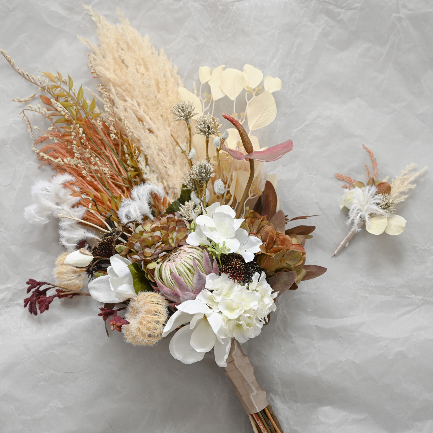 送料無料 ドライフラワー風ブーケ ブートニア２点セットl 秋冬の結婚式や二次会 前撮りやフォトウェディングの花嫁様に Boho ボタニカル ボヘミアンウェディング パンパスグラス アジサイ 全身保湿プロダクト Soie スワ By Loufreasy ラフリジー