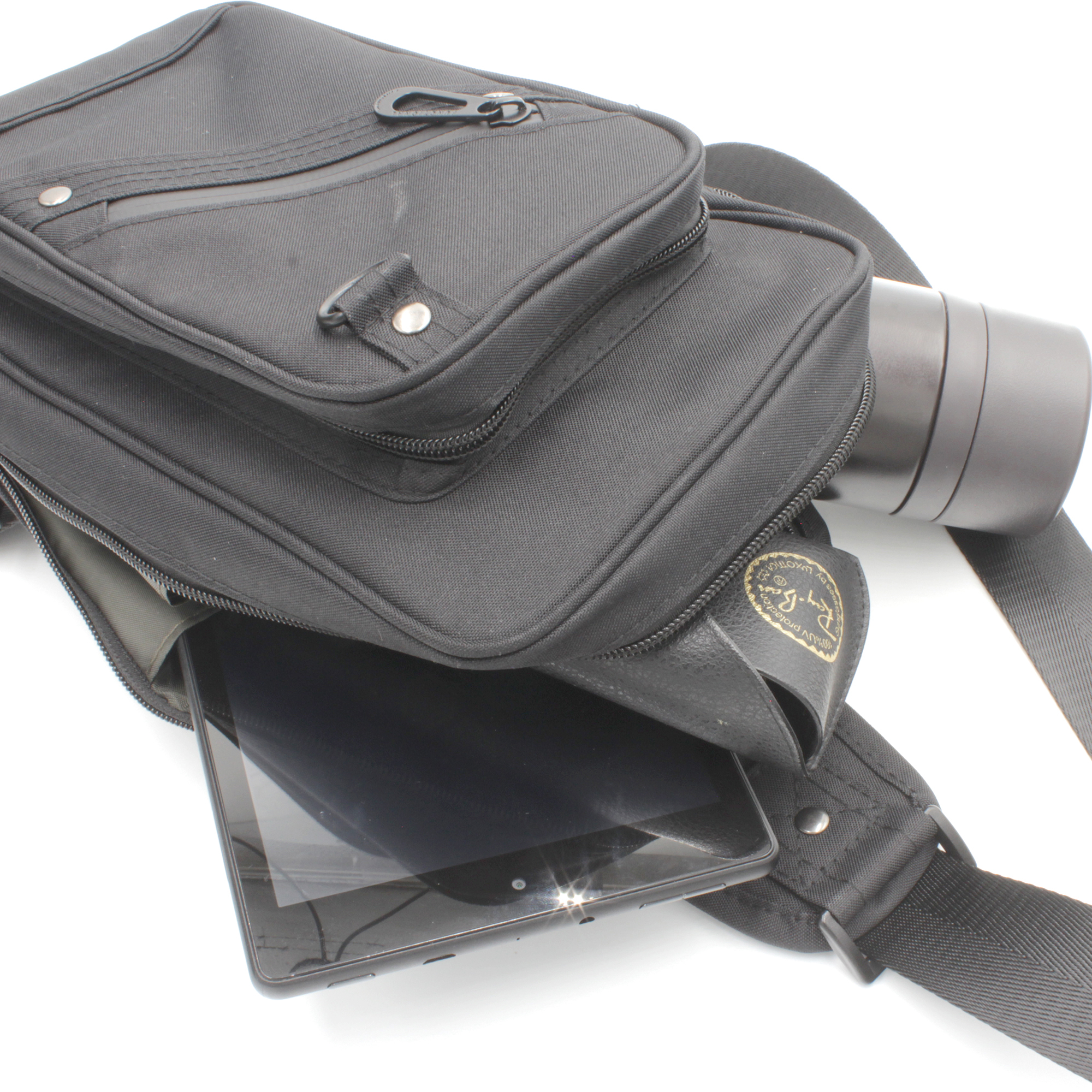 メインポケットは十分過ぎる容量を確保しています