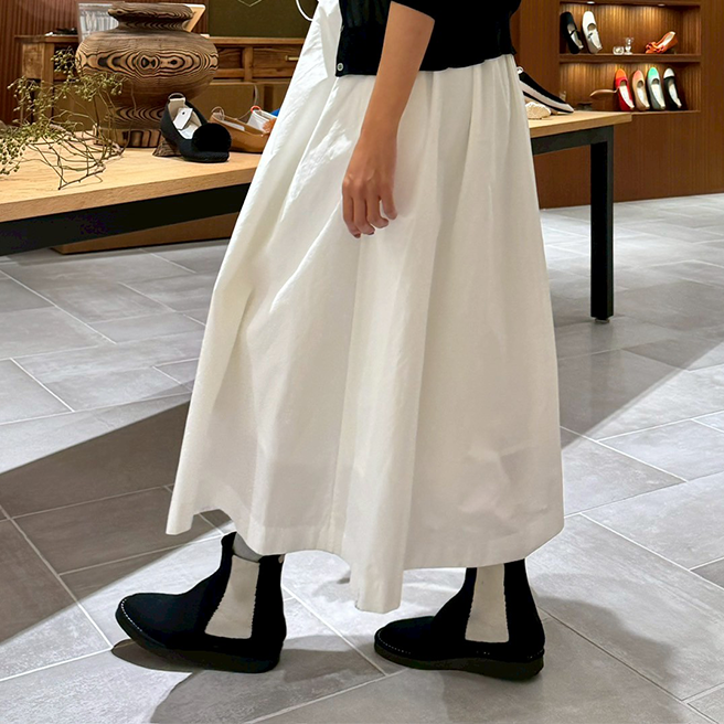 足のサイズ23.5~24cm / 着用サイズM