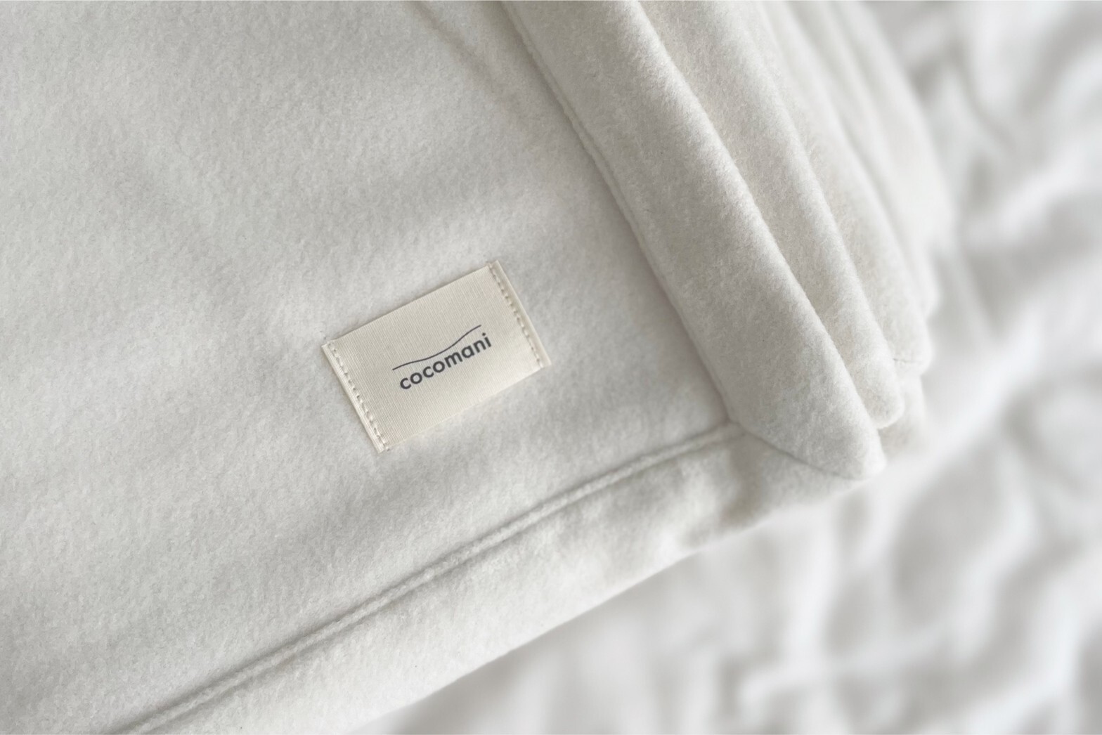 アイボリーホワイト