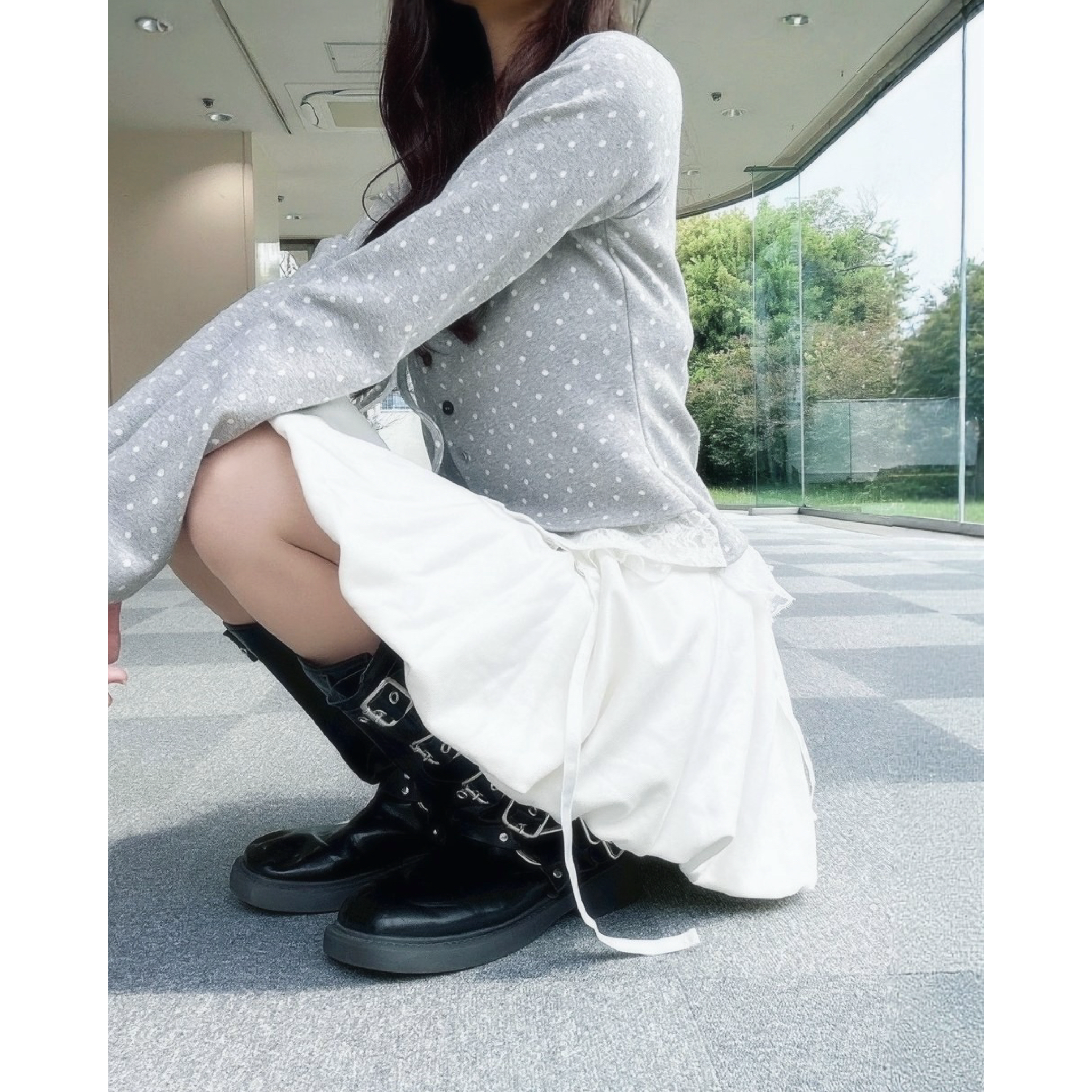 GRAY
