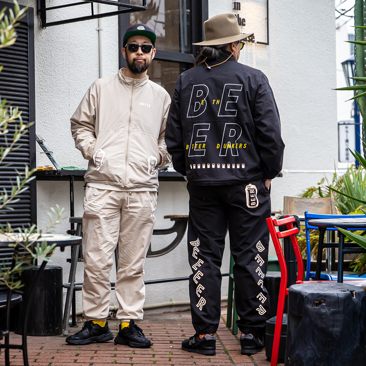 ：182cm/上下L　右:187cm/上下XXL