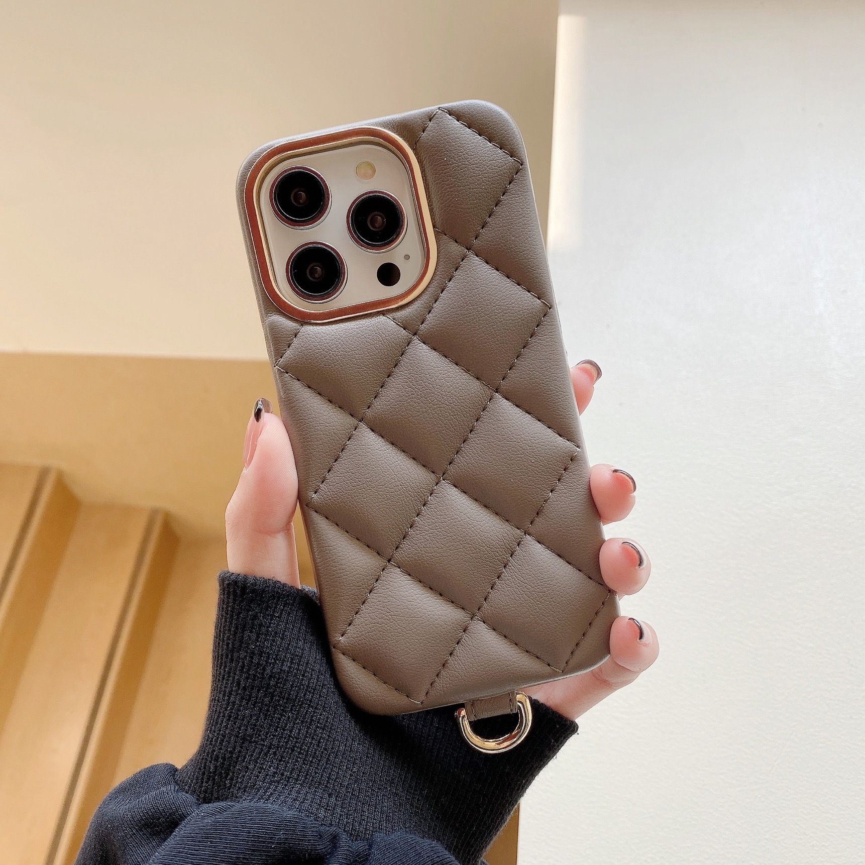 ベージュ