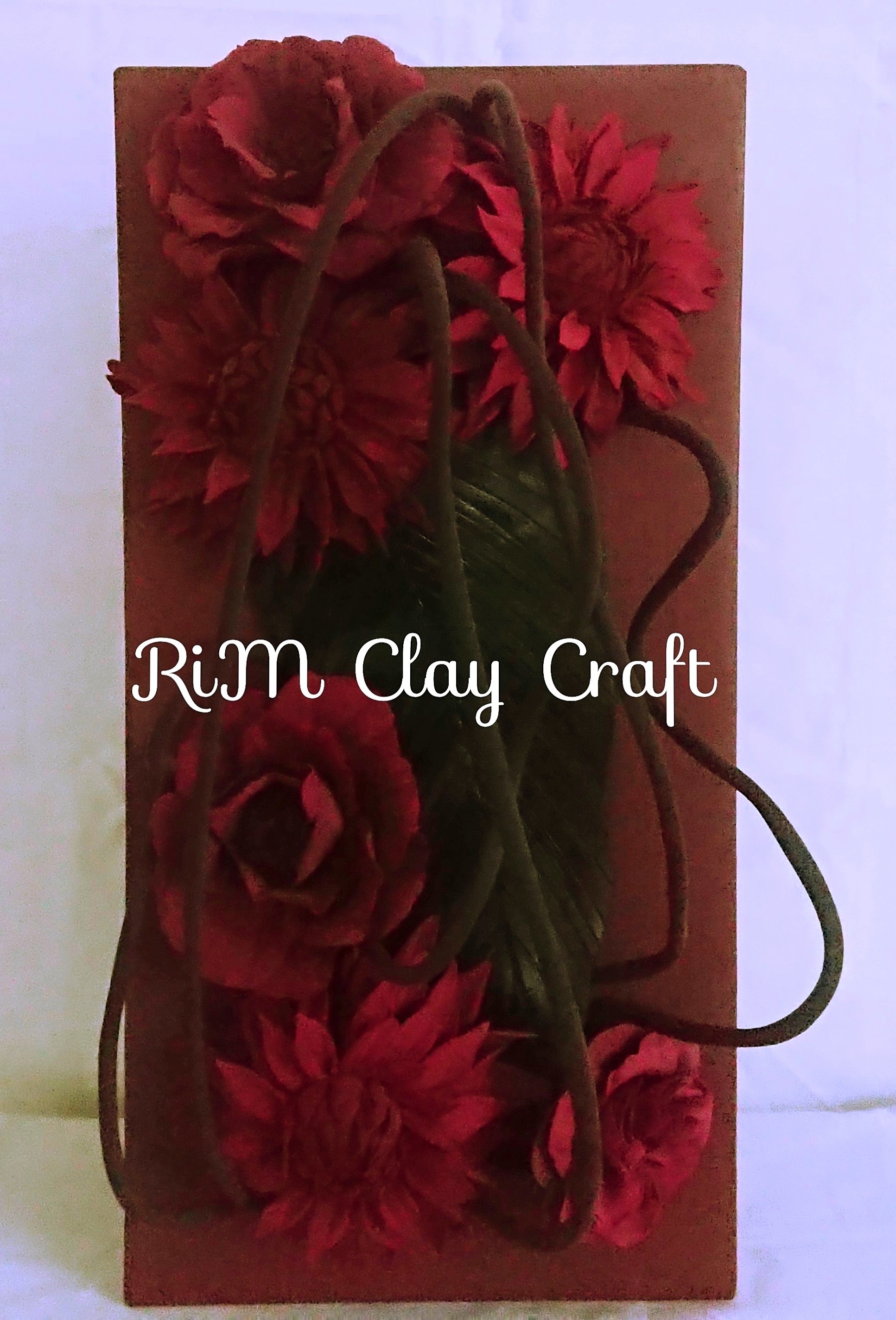 めずらしい縦型の豪華なフレーム