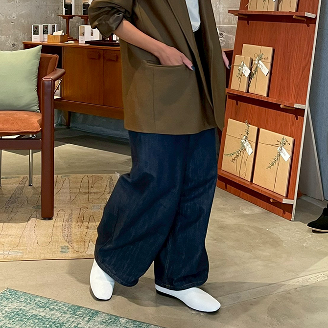 足のサイズ23.5~24cm / 着用サイズ39