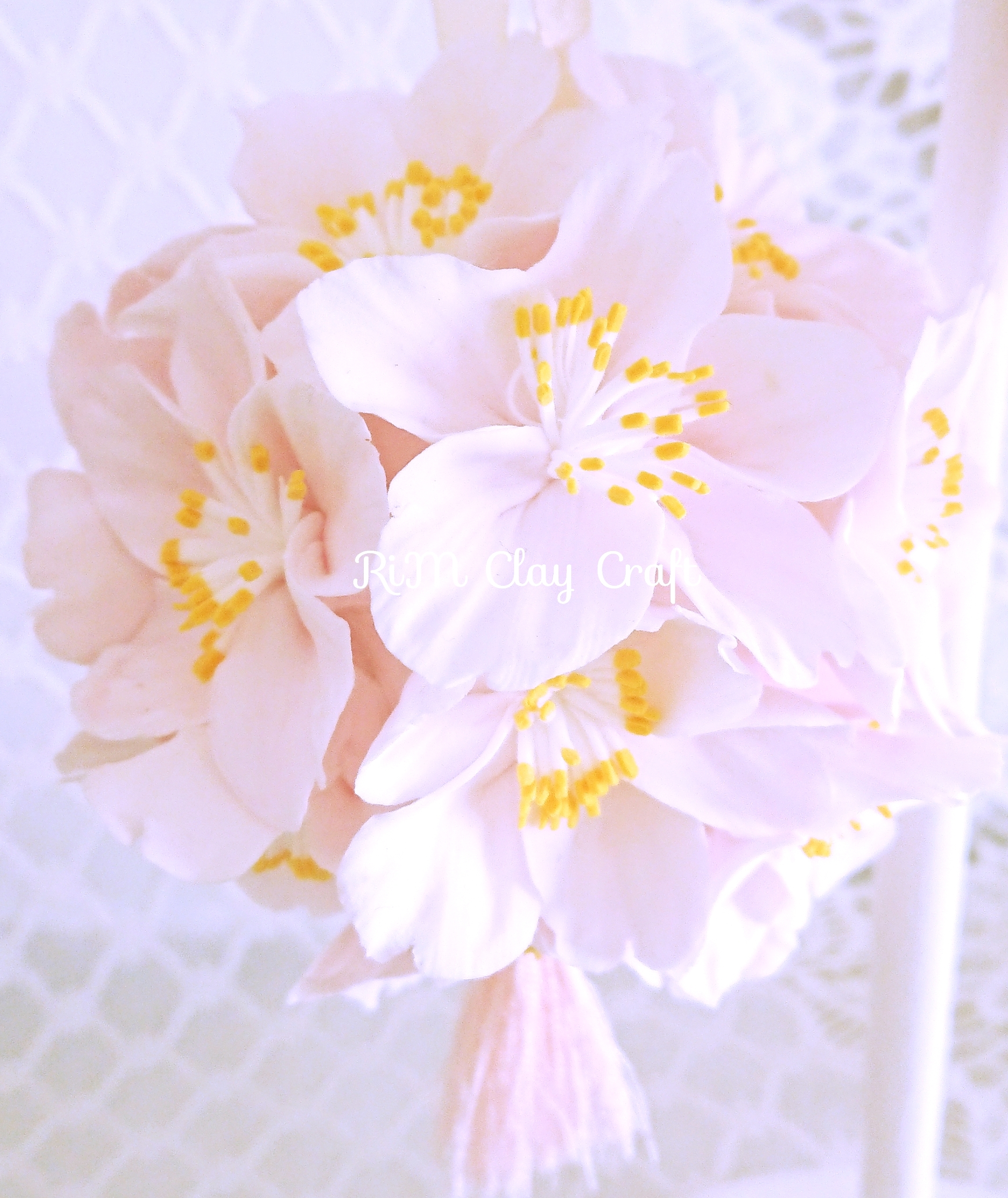 やわらかい淡いピンクの桜のまり