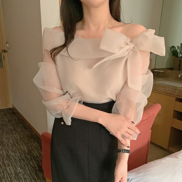 ベージュ