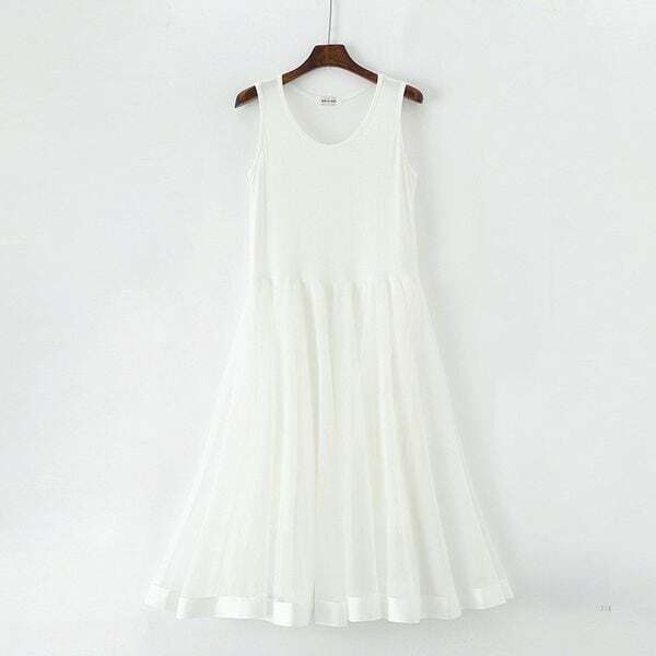 ホワイト・タンクトップ