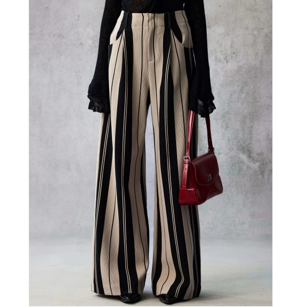 カーキ×ブラック