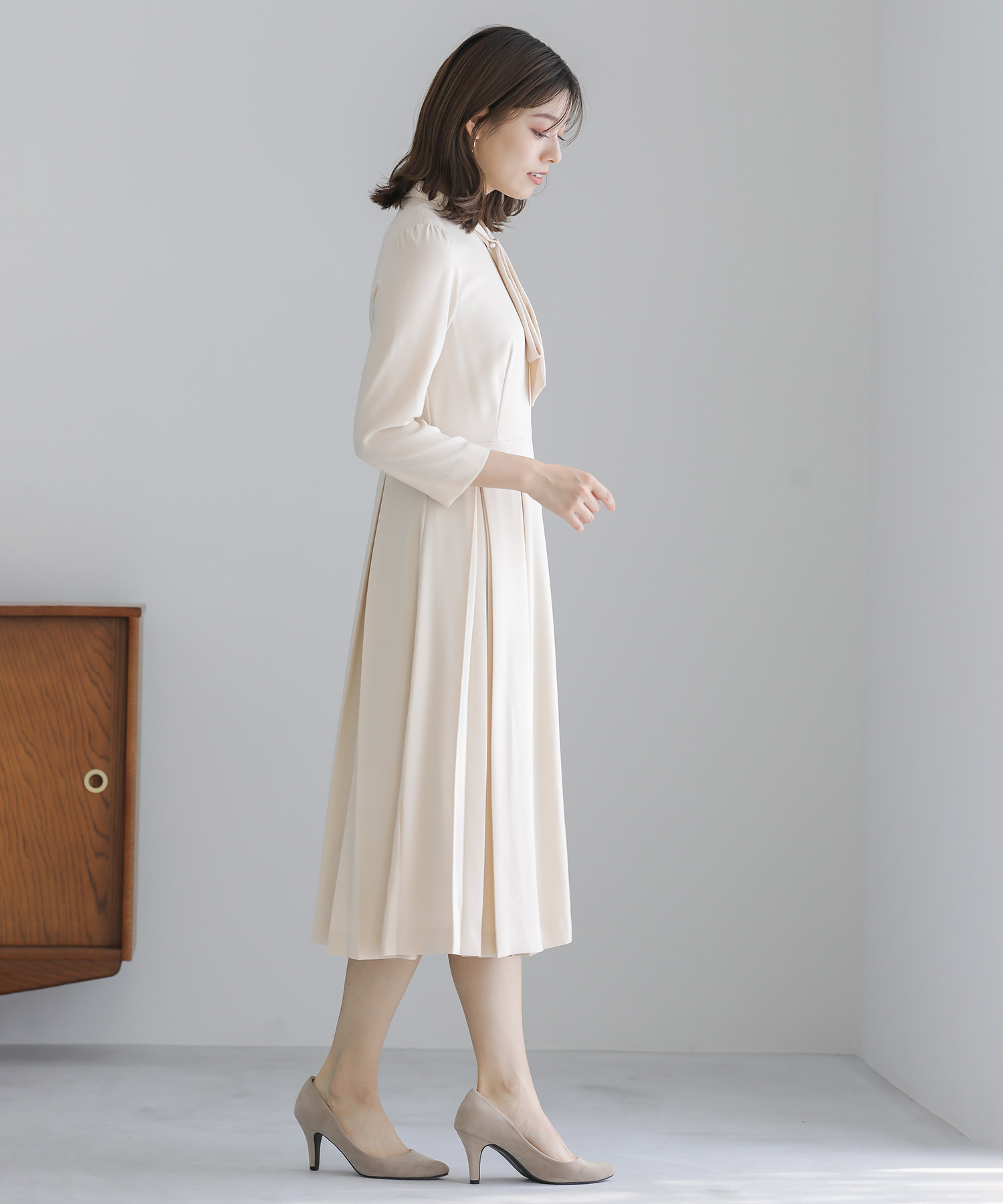 ワンピース【SALE70%OFF】バックサテンジョーゼット・ボウタイ ワンピース【SALE70%OFF】バックサテンジョーゼット・ボウタイ