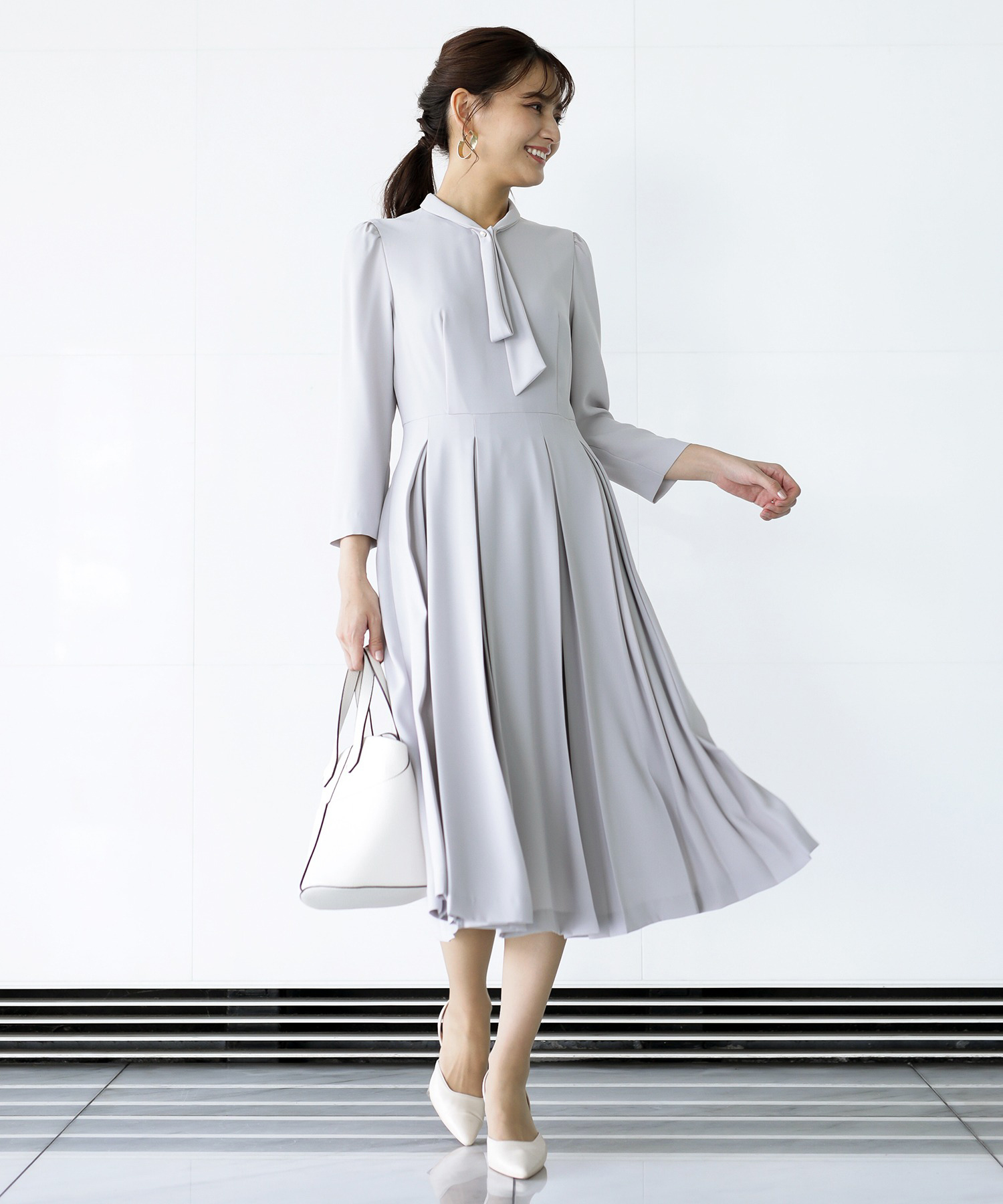 ワンピース【SALE70%OFF】バックサテンジョーゼット・ボウタイ ワンピース【SALE70%OFF】バックサテンジョーゼット・ボウタイ