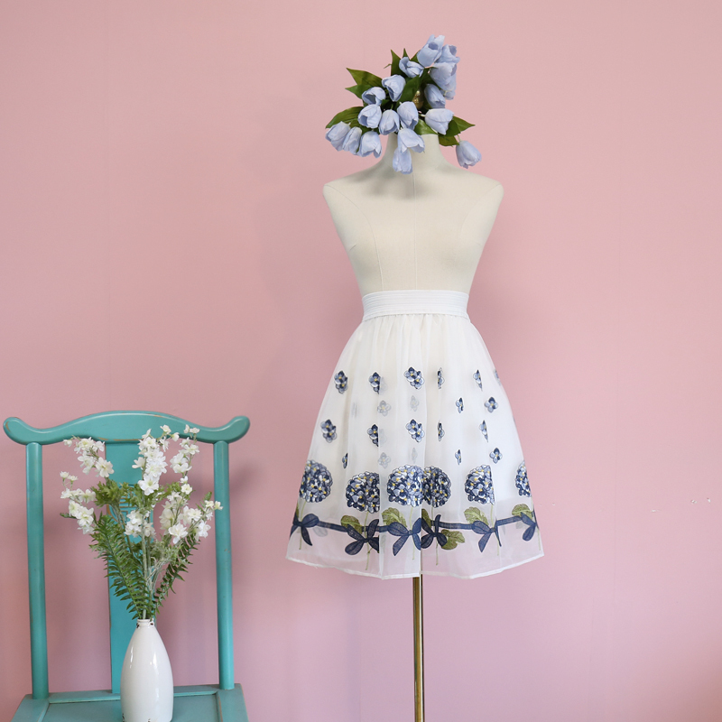 Flower Embroidery Skirt タグ付き