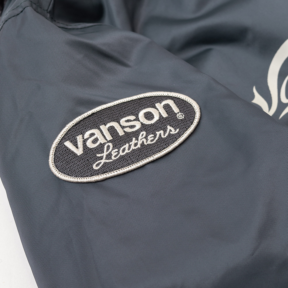 刺繍仕上げのワッペン。