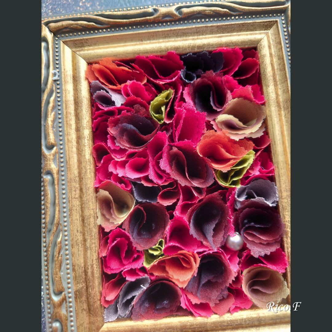 異素材が織りなす赤の調べ