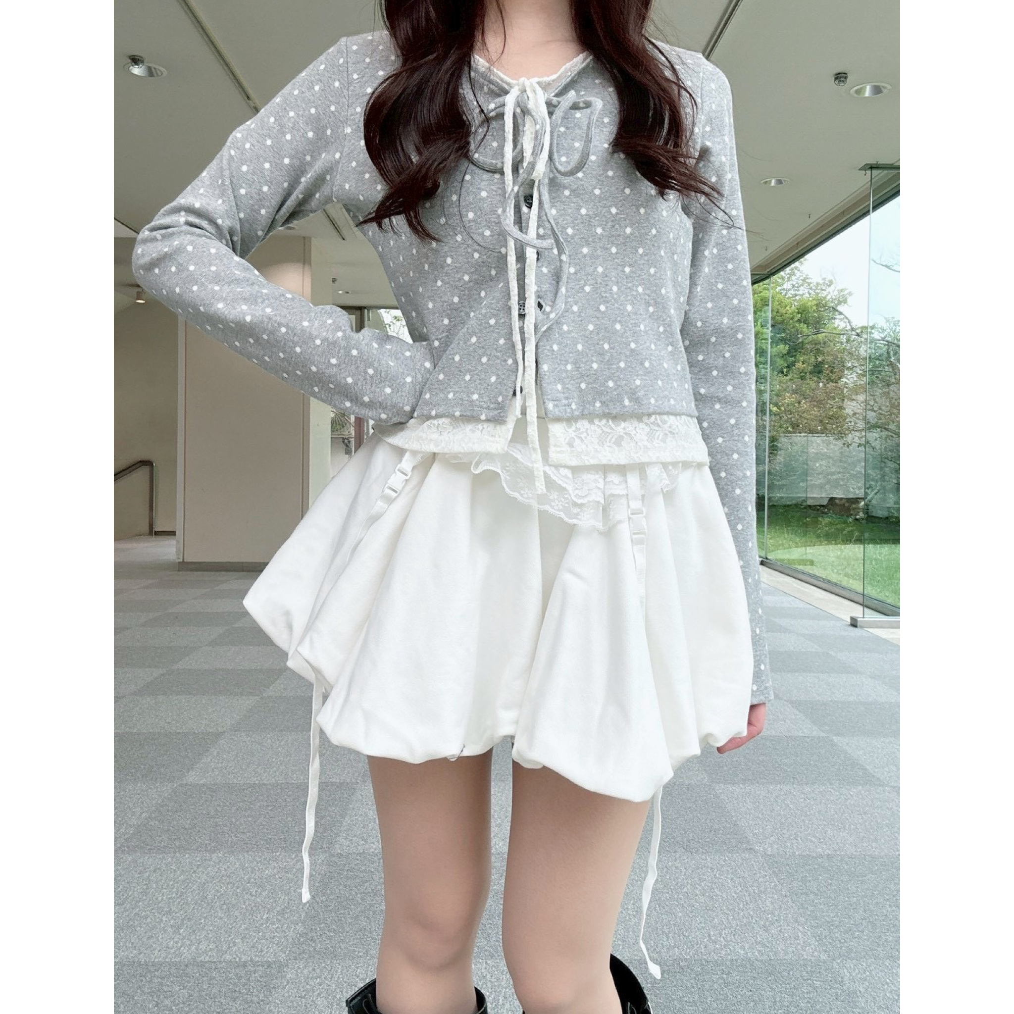 GRAY