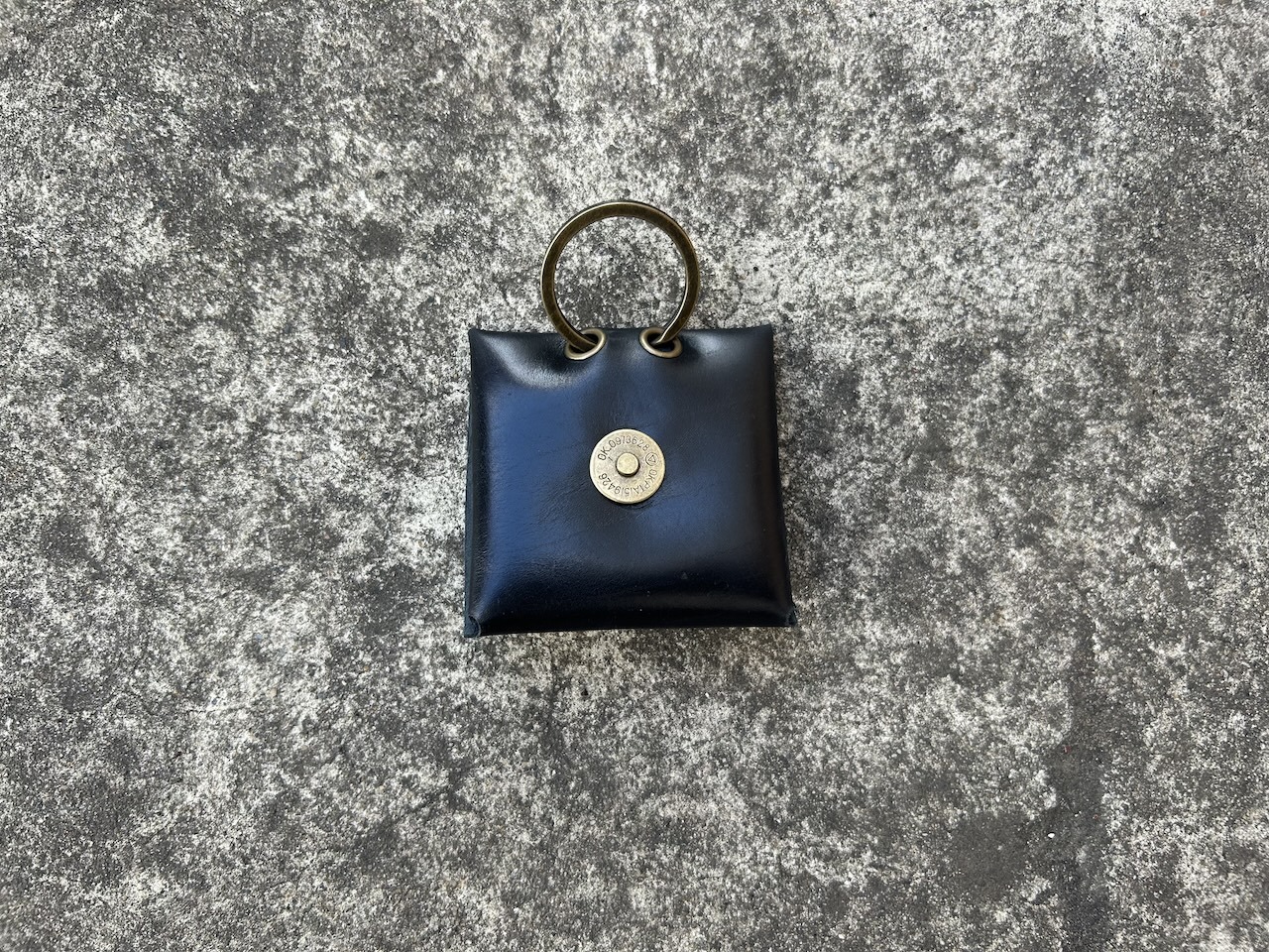 キーホルダー等お好きなアクセサリーをつけることもできます。