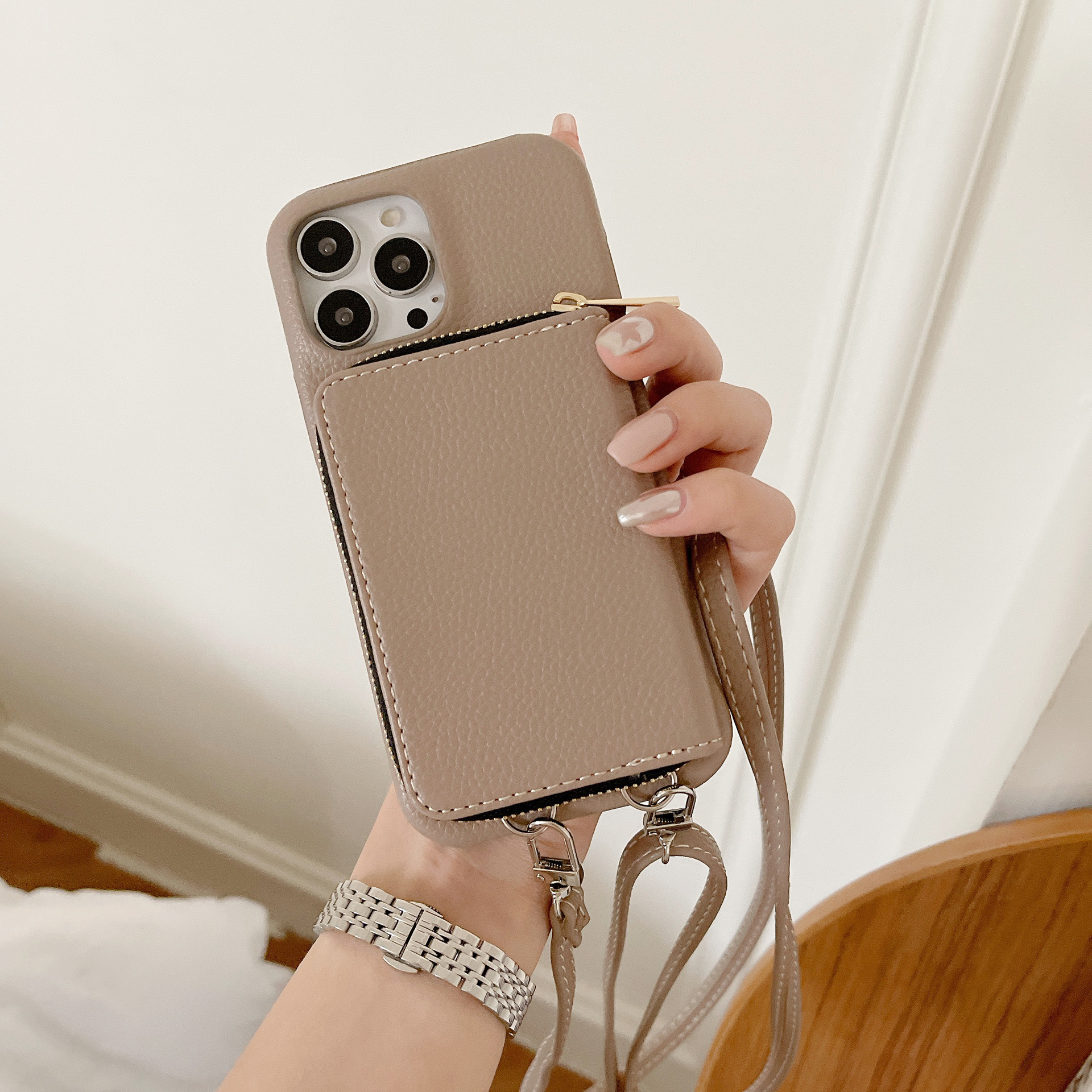 #3：ベージュ
