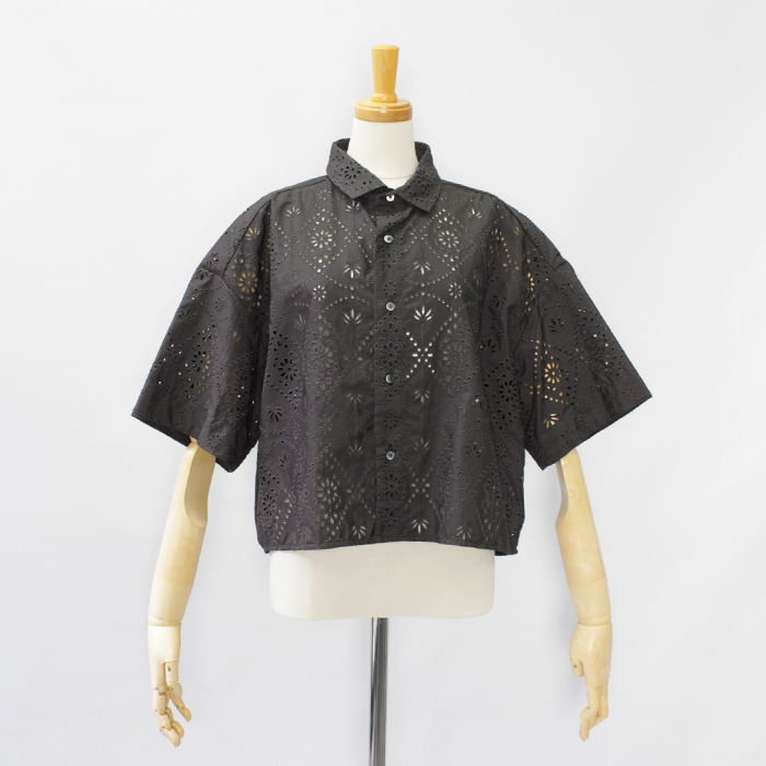 チャコールグレー