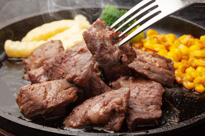 高級部位牛ヒレ肉を60日間熟成！牛ヒレ肉サイコロカットステーキ