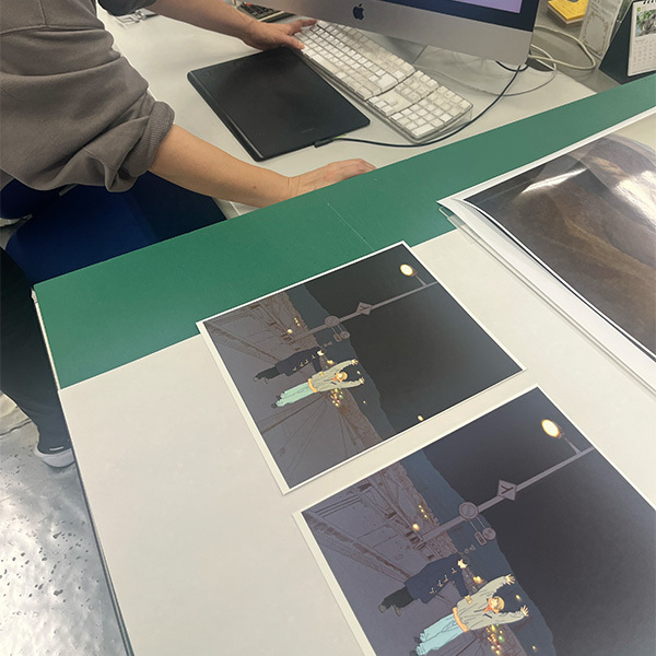 色調補正を重ねる史枝さん