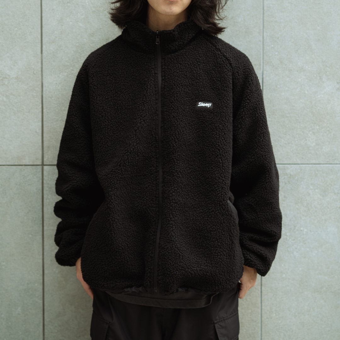 173cm男性　ブラック／Lサイズ・ボア面着用