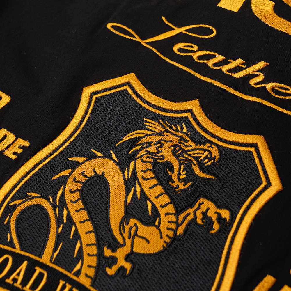 装飾は刺繍仕上げ。