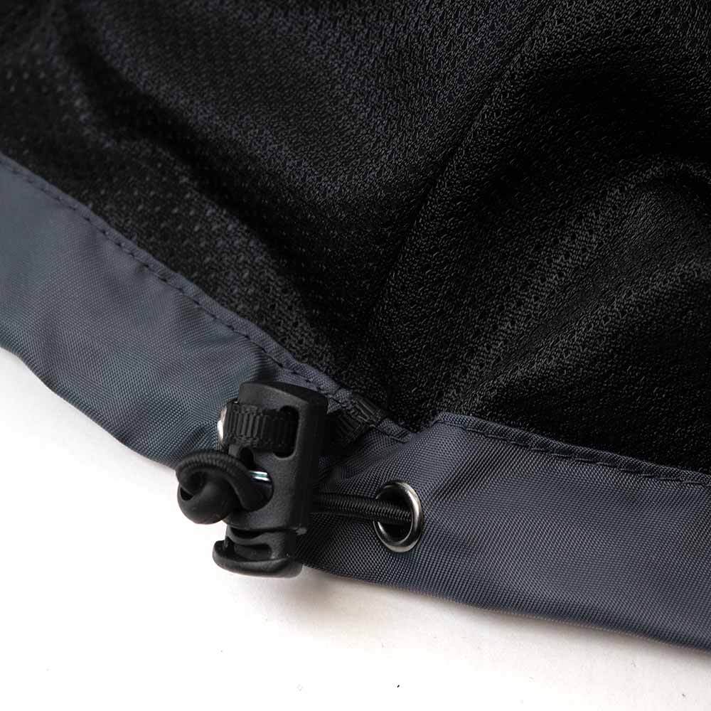 裾幅の調整が可能なドローコード。