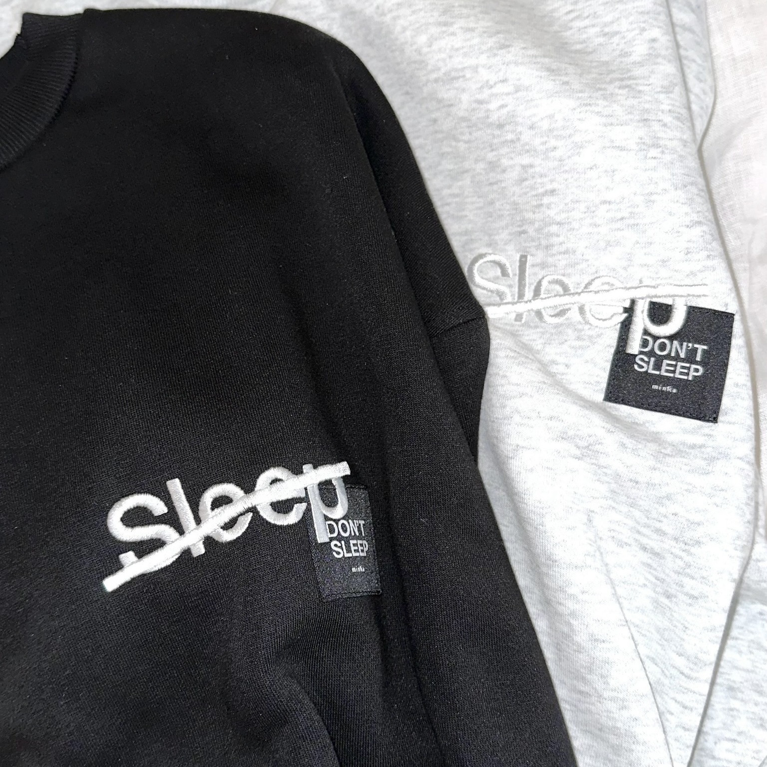 着物の刺繍を背景に持つSleep slashのエンブロイダリー