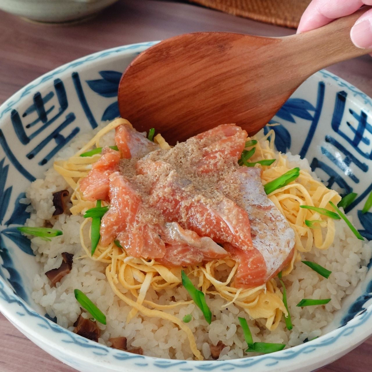 漬け丼の具　三陸産　トラウトサーモン ごまだれ アレンジ例