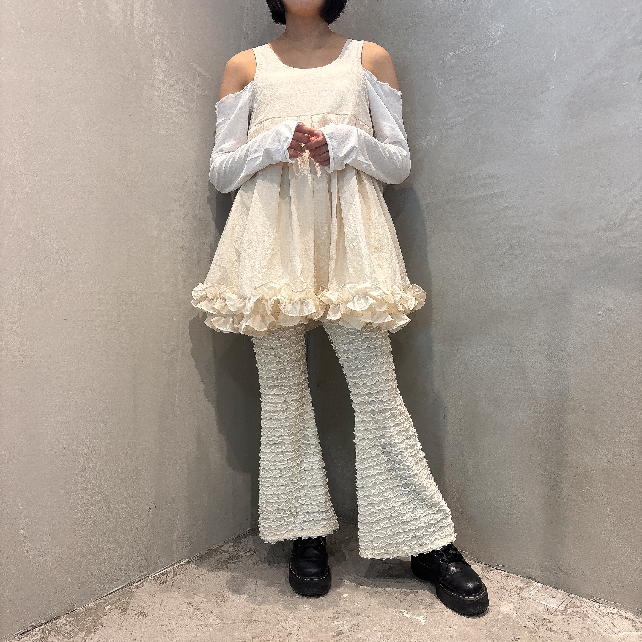 Staff：163cm ／WHITE