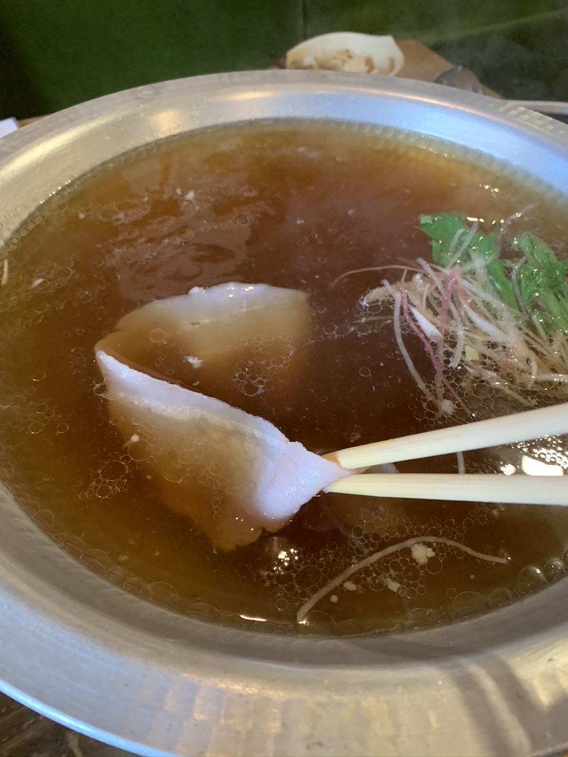 いよいよ！針野菜を先に入れて・・豚肉をしゃぶしゃぶ・・・♪