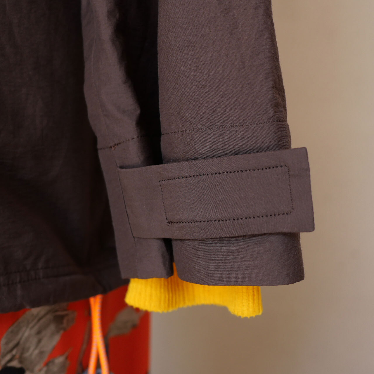 袖口＝マジックテープ