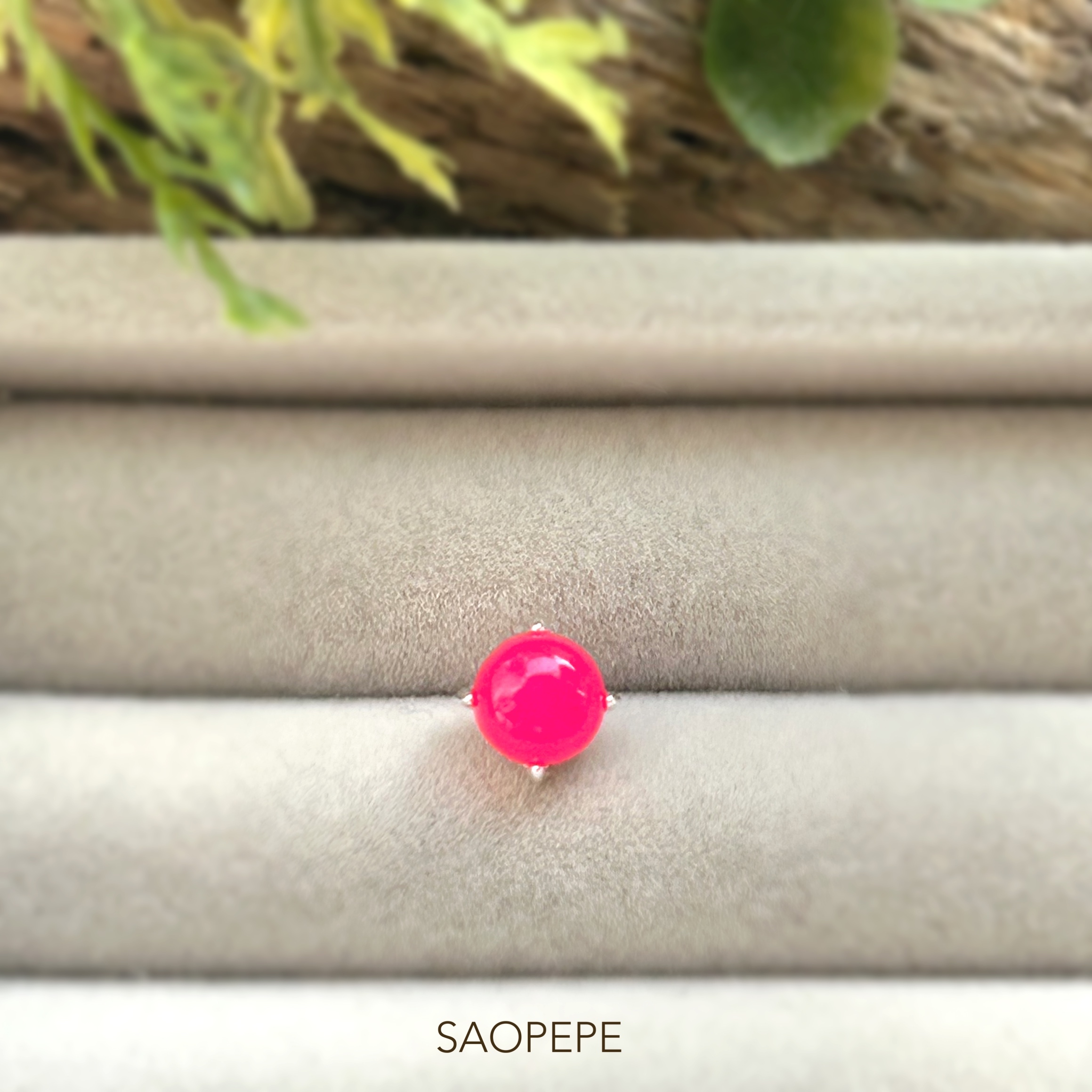 Cuteなビビットピンク色石