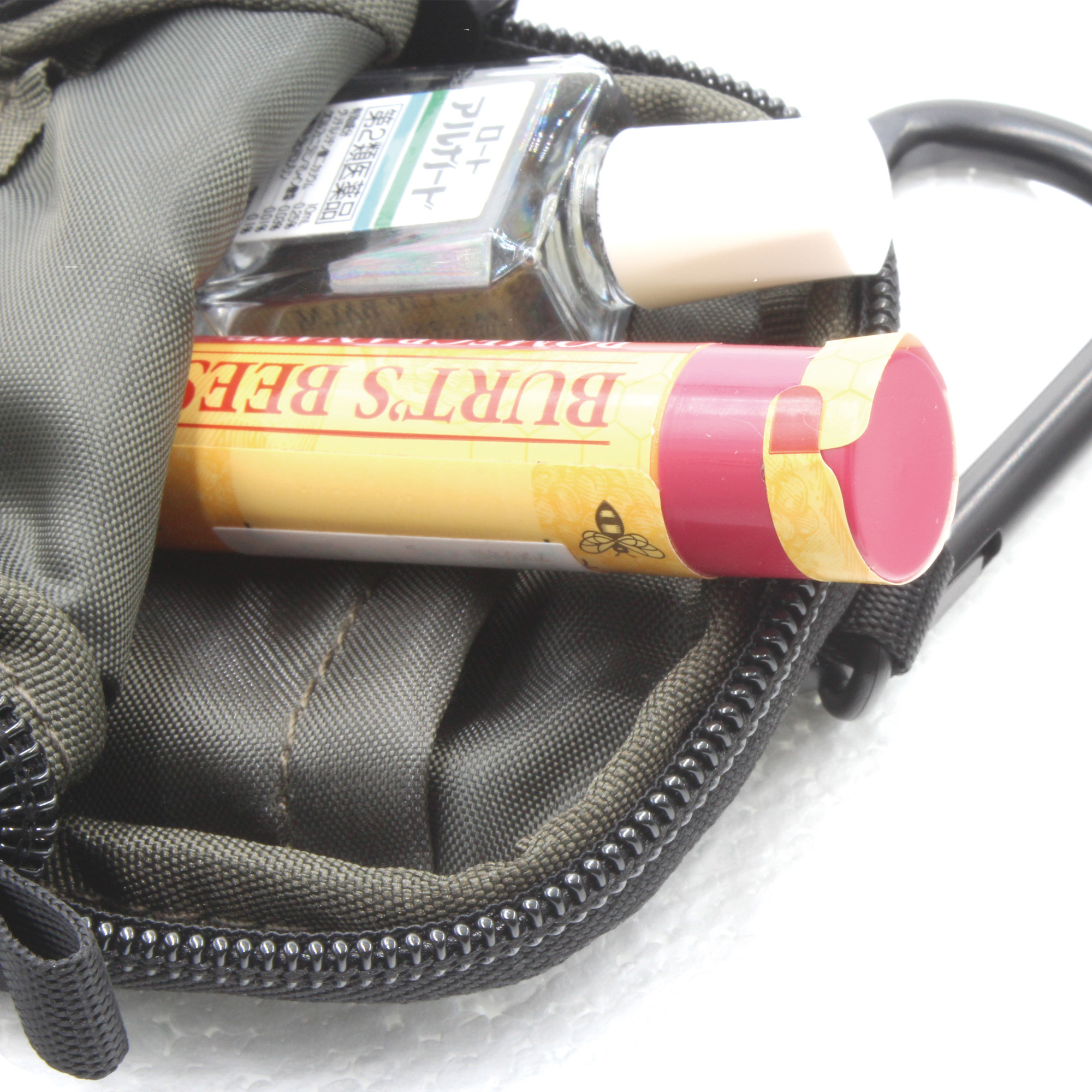 目薬やリップクリームなどを入れてメディスンポーチとしてもおススメです