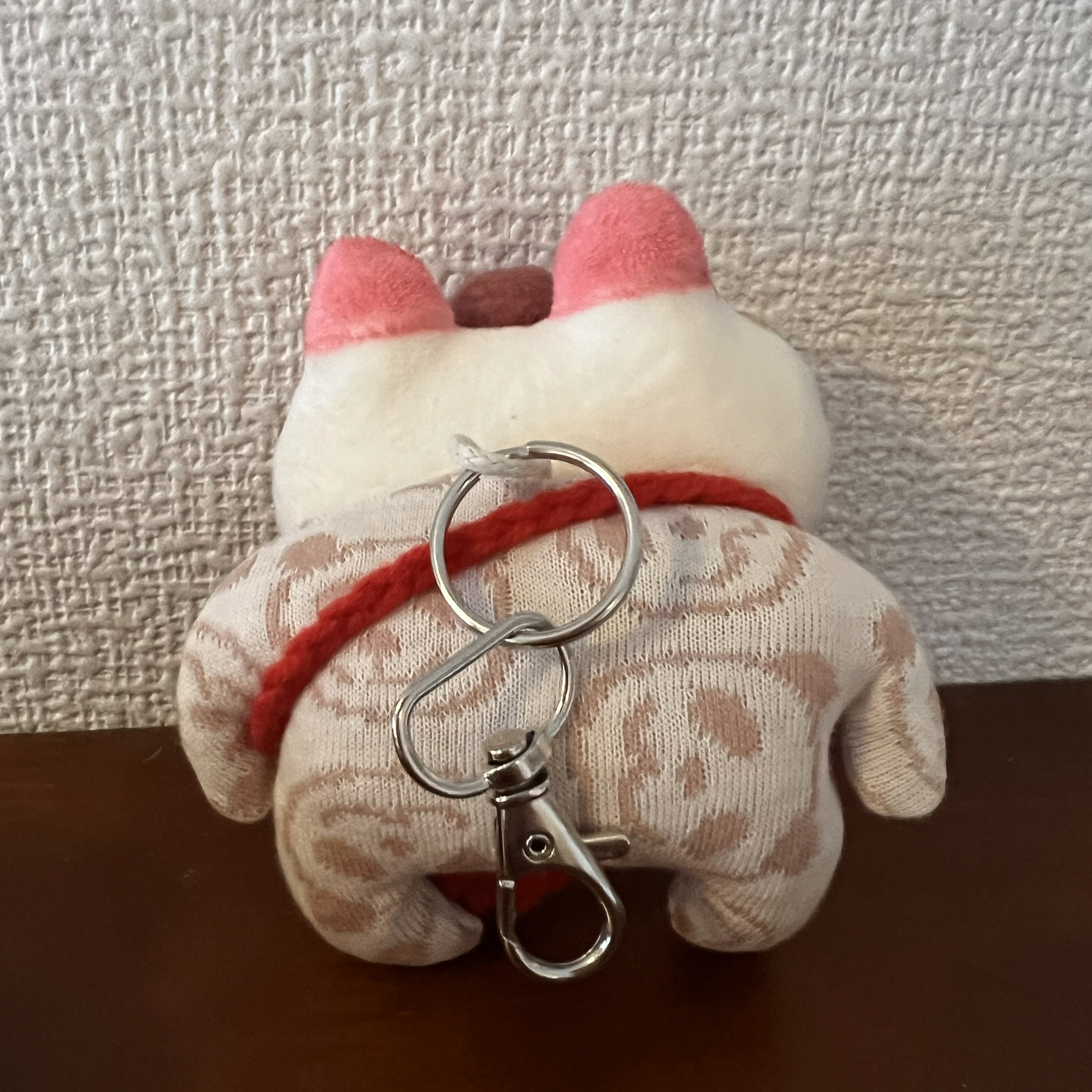 赤いちごのカバン（背面）