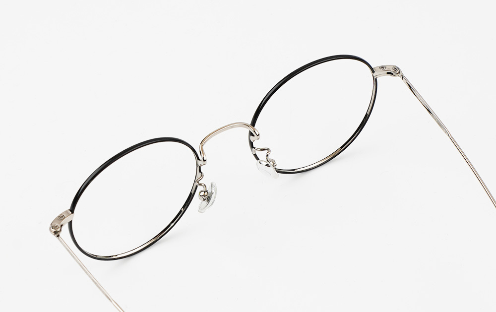 Col.5 Black-Silver【IU】